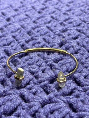 Vintage Goldtone Cuff Bracelet Quartz Crystal Howlite